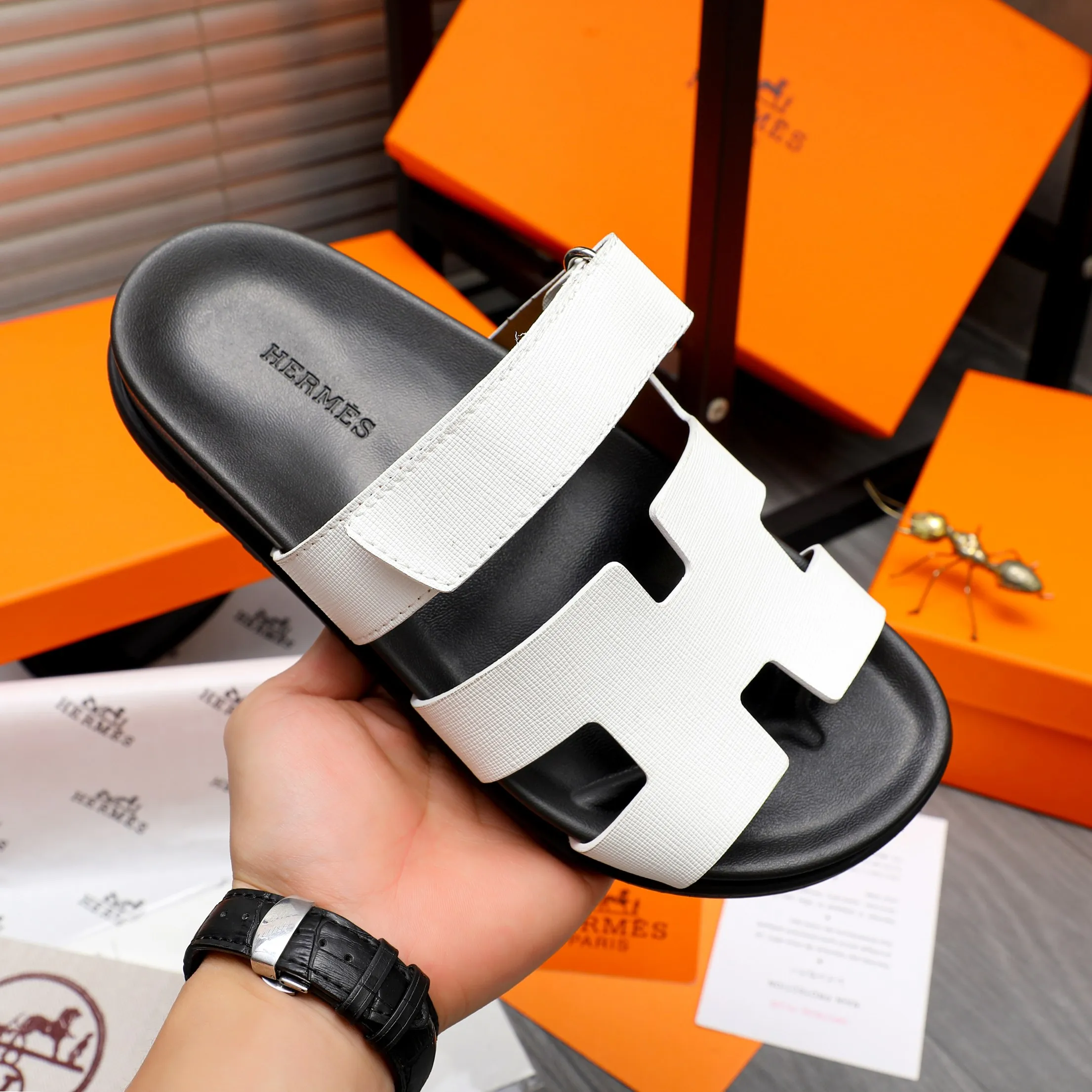 Men's shoes 💰340 Product trademark: Hermes "Hermes" Couple's slippers Regular size: 36-46 Product material: Selected vertical grain cowhide upper, microfiber lining, original outsole